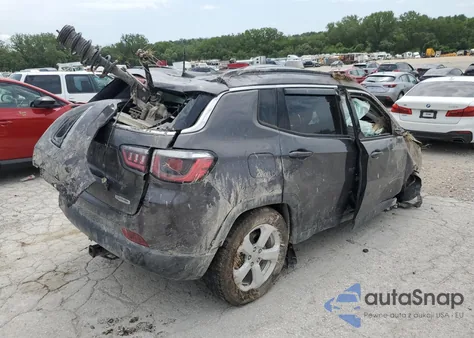 2019 Jeep Compass Latitude z USA, uszkodzony, nr VIN 3C4NJDBB9KT742427